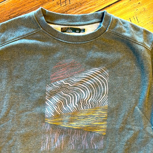 Prana Women’s Graphic Crew Sweatshirt - Picture 4 of 9